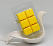 Load image into Gallery viewer, Creamy Orange Wax Melts
